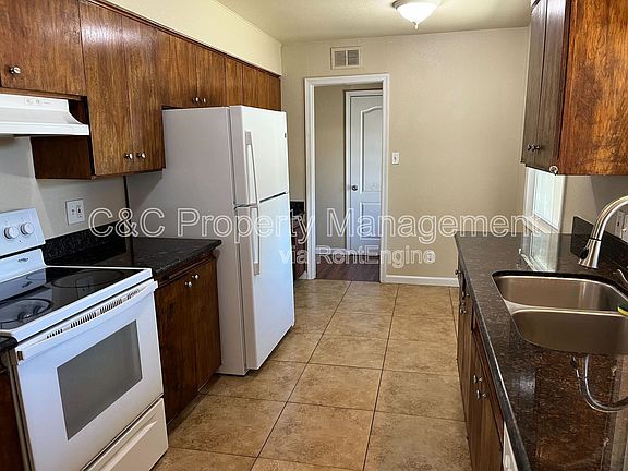 4th image of 1105 W Downs St