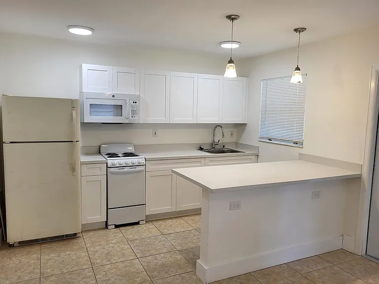 317 N 61st Ter #1 — Photo 3