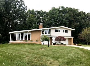 1862 Riverview Dr, Defiance, OH 43512