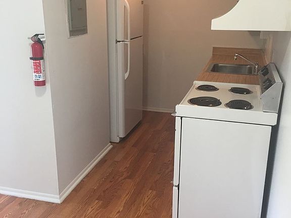 5th image of 308 Jarvis St APT 8