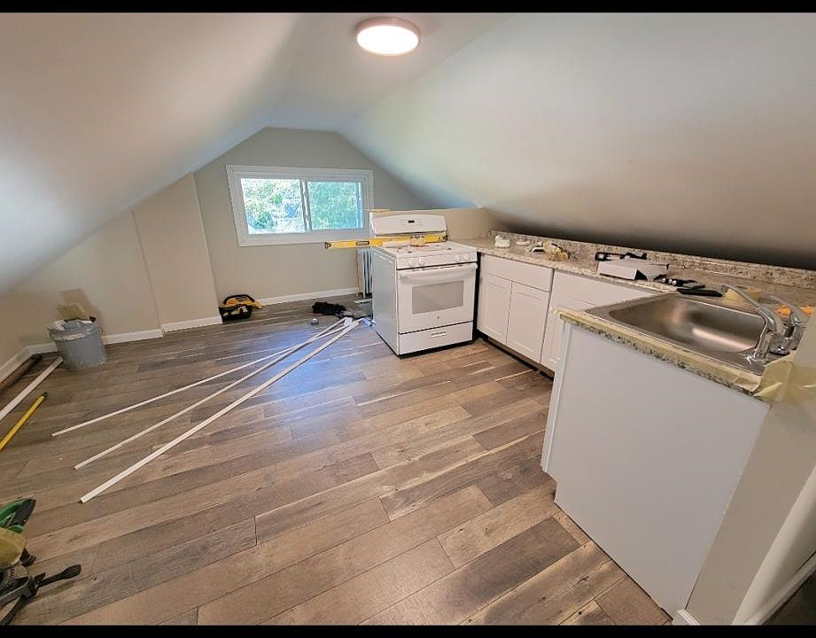 2nd image of 624 Rosemont Ave APT 4