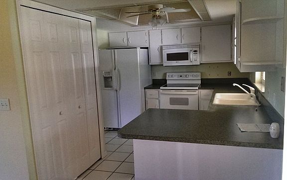 4th image of 3732 SW 12th Ave