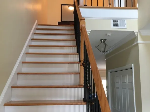 200 Deck Ln, Blountville, TN 37617