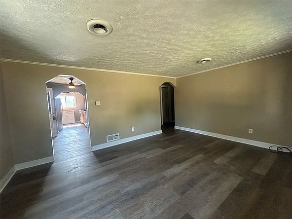 5th image of 3018 Brandes St