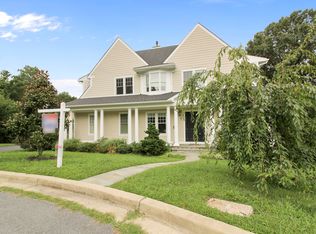 7604 Arnet Ln, Bethesda, MD 20817