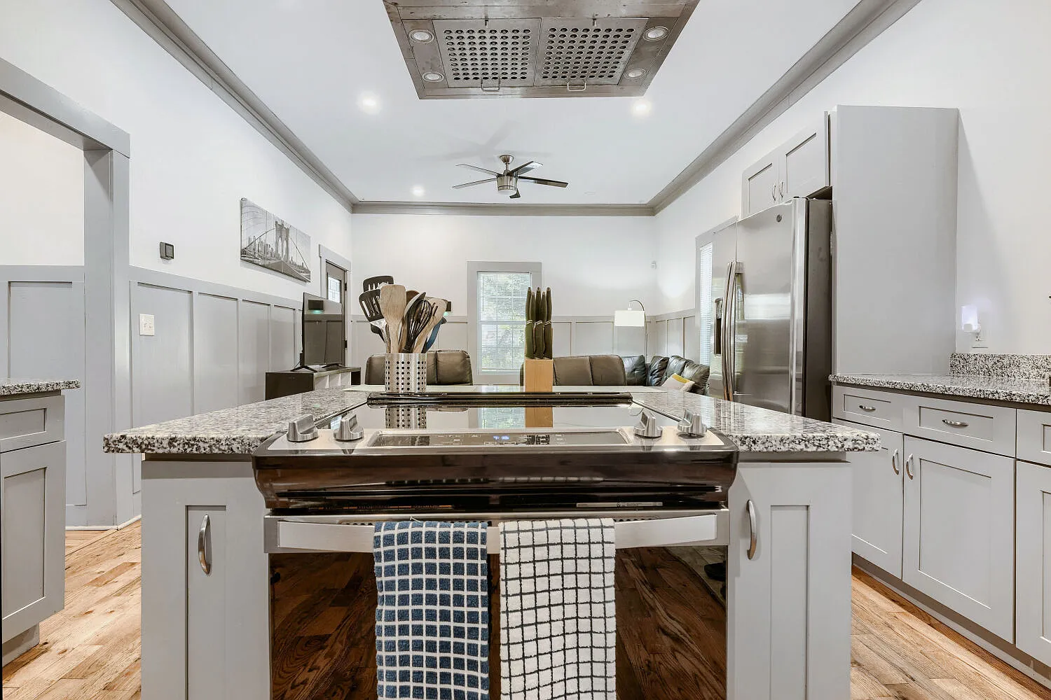 3 bed, 1176 sqft, $3,500 — Photo 4