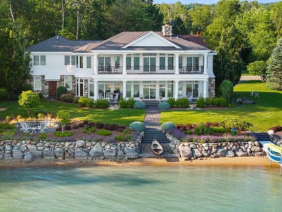 2nd image of 3248 Glenwood Beach Dr