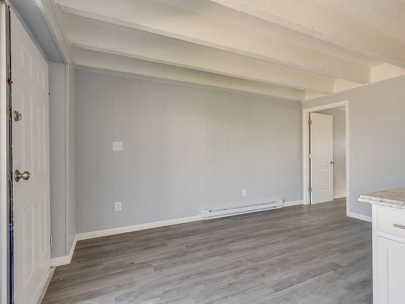 3rd image of 2805 W Walnut St #22