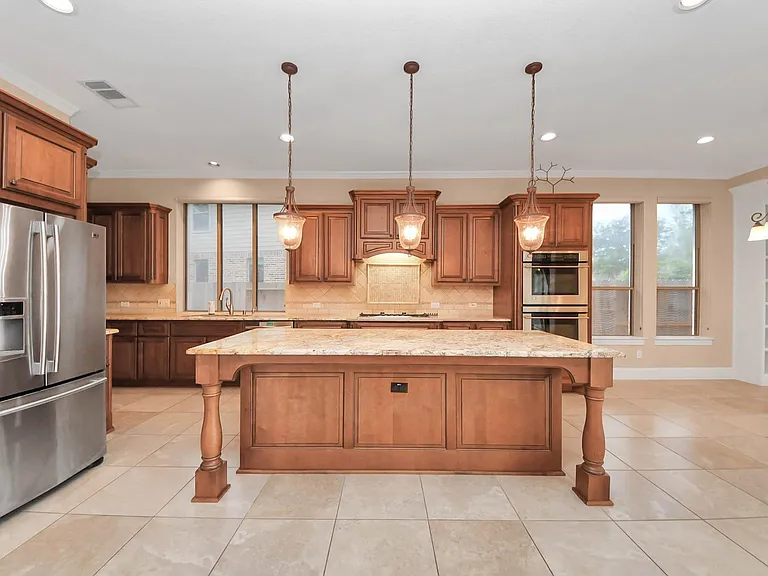 1807 Ravenel Ln — Photo 14