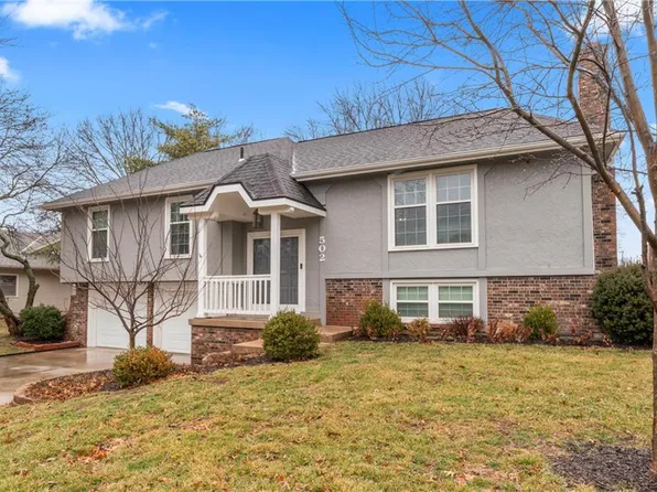 502 W Walnut St, Raymore, MO 64083