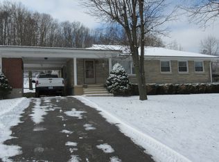 11 Powell Valley Rd., Clay City, KY 40312