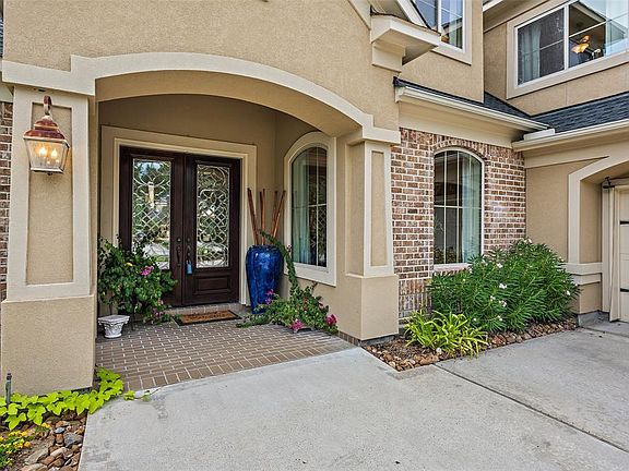 2nd image of 1307 Royal Sands Ln