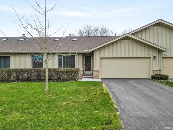 1870 Valley Ln, Lake Orion, MI 48360