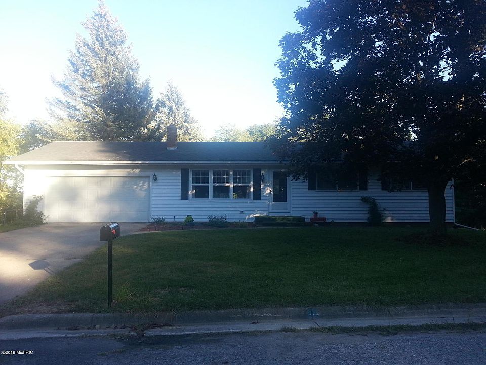 1st image of 105 Fairview St