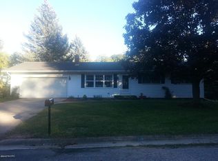 105 Fairview St, Hillsdale, MI 49242