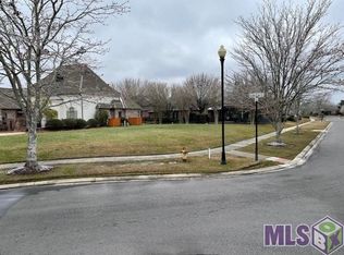 Lakes Blvd, Baton Rouge, LA 70810