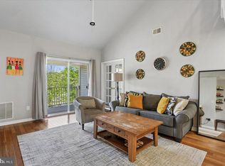 11828 Eton Manor Dr APT 301, Germantown, MD 20876