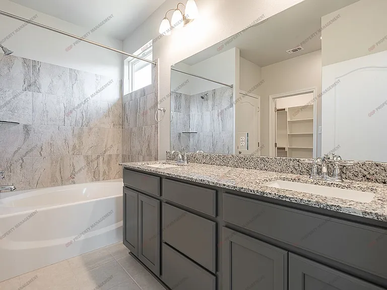 1458 Shadow Hill Ln — Photo 18