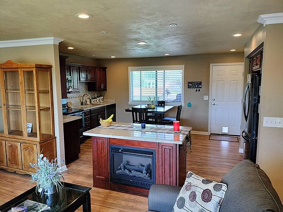 4th image of 3242 S Larkin Way