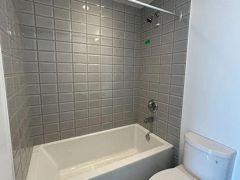 203 College St #2805 — Photo 25