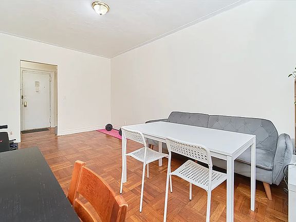 3rd image of 2201 Amsterdam Ave APT 1B