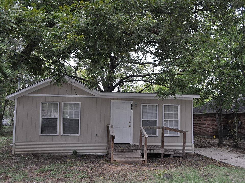 1st image of 203 Joseph St
