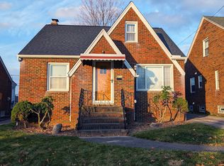 6710 Renwood Dr, Parma, OH 44129