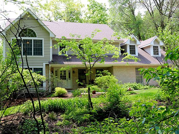 2nd image of 41W161 Sylvan Dr
