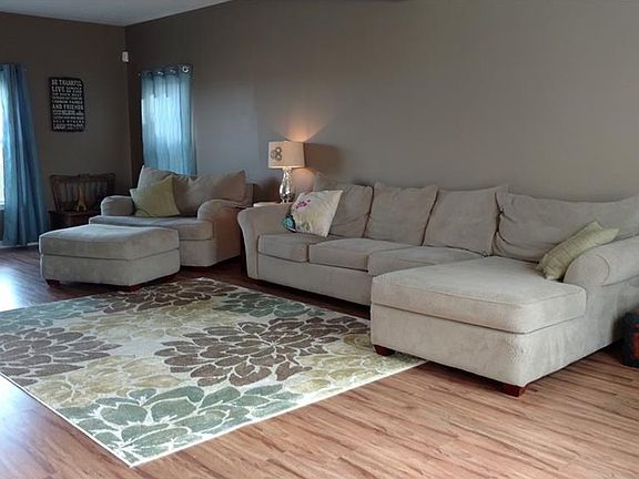 5th image of 15048 Royal Grove Dr