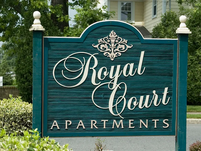 Welcome to Royal Court Apartments