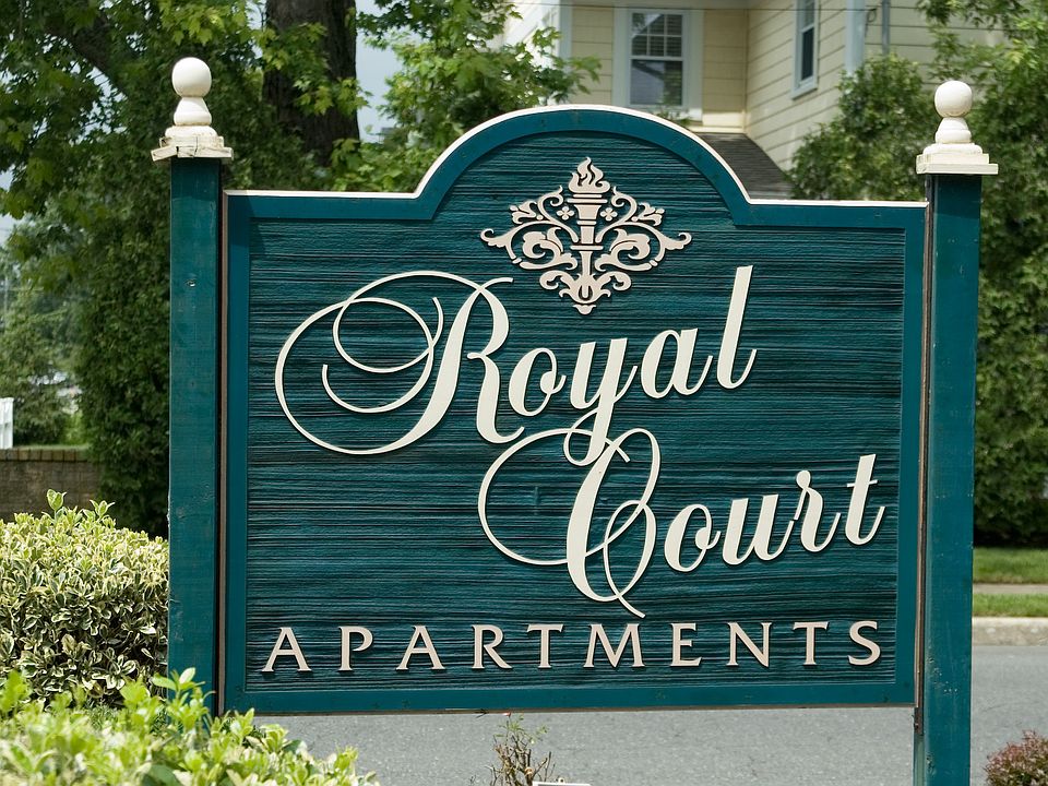 Welcome to Royal Court Apartments