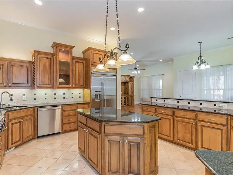 1004 Drake Dr — Photo 13