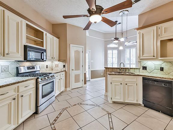 5th image of 519 Monarch Oak Dr