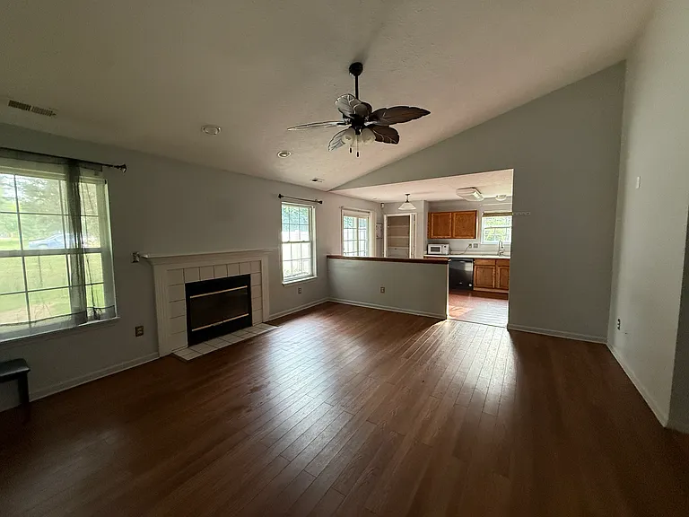 1199 Acadia Ct — Photo 4