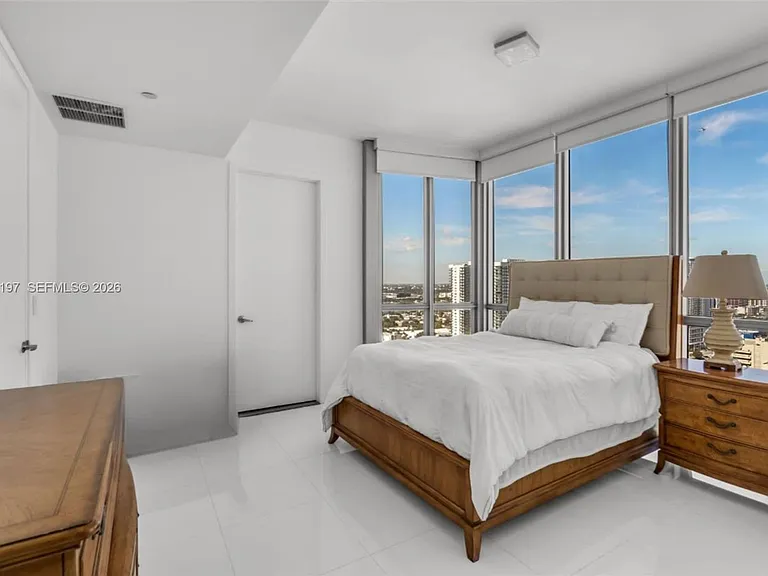 1100 Biscayne Blvd #2907 — Photo 9