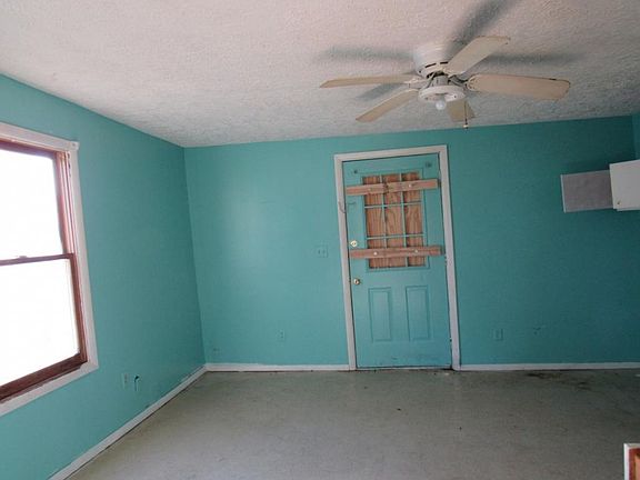 5th image of 126 Tennessee St