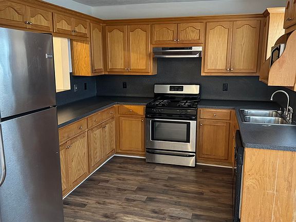 5th image of 2527 Merriman St