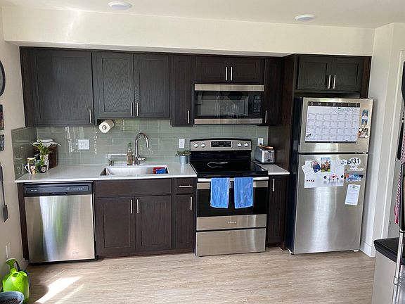 3rd image of 3829 California Ave SW Unit 202
