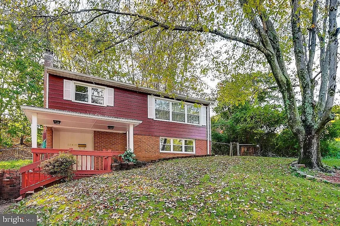 13420 Pinetree Dr photo 1