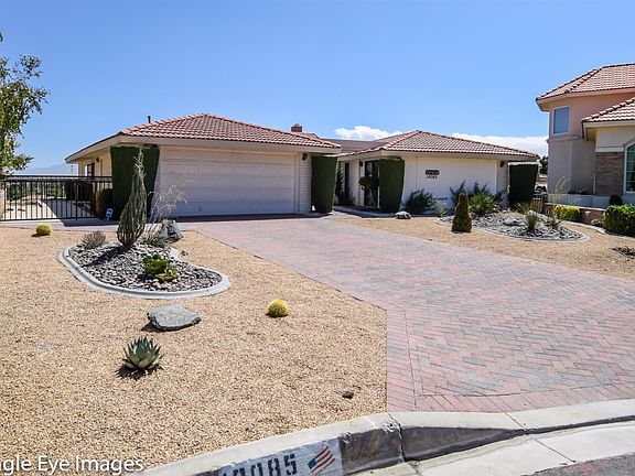 3rd image of 18085 Joshua Tree Ln