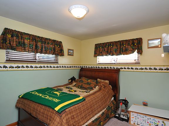 3rd image of 354 Camilla St