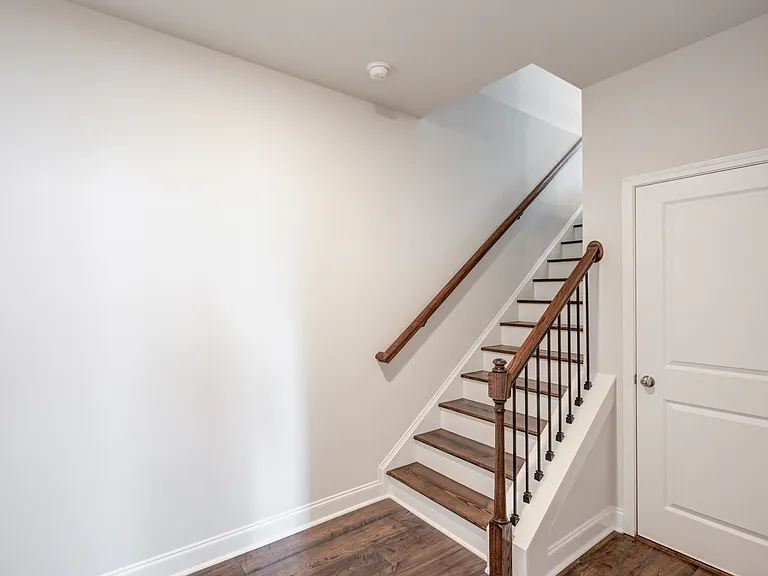 1290 Ainsworth Aly — Photo 30