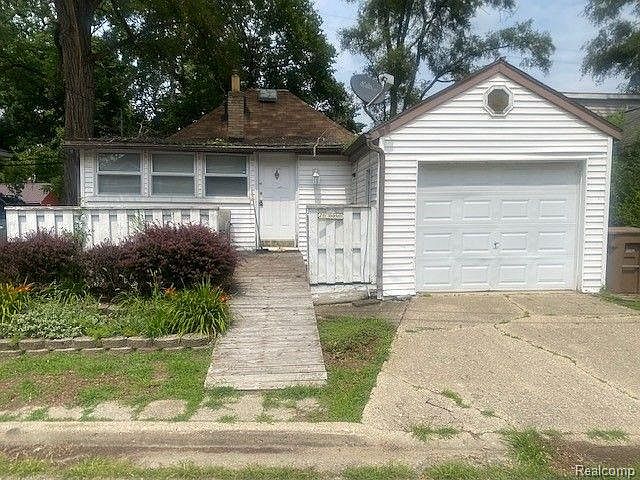 1st image of 261 Voorheis St
