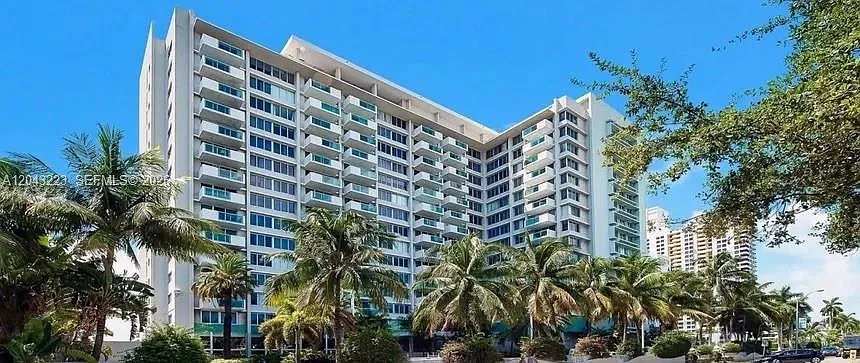 Mirador 1200 Condo — Photo 2
