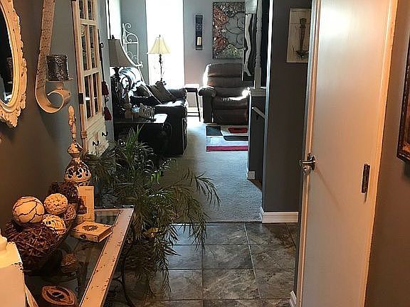 5th image of 101 Leslie St
