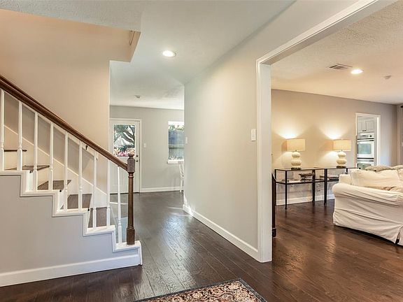 5th image of 4411 Deerfield Village Dr