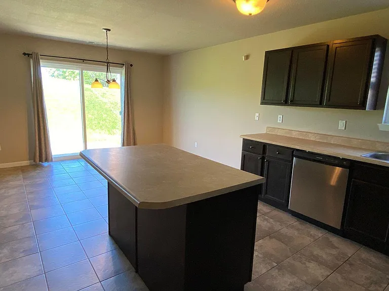 5801 Abercorn Dr — Photo 5