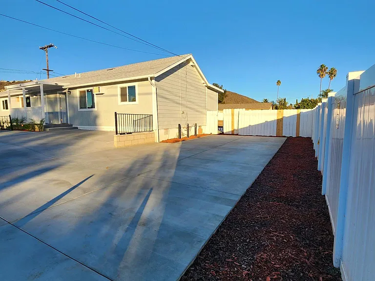 1253 Bates Ln — Photo 6