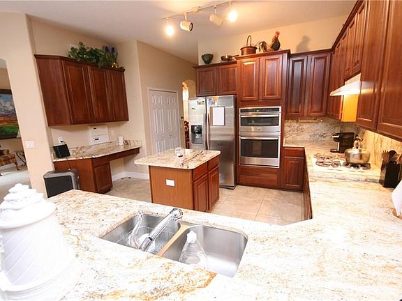 3rd image of 7206 Colonial Lake Dr