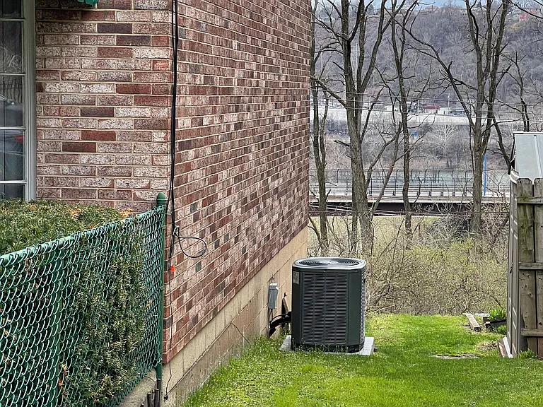 AC UNIT